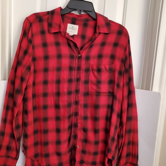 American Eagle boyfriend fit button-down long sleeves shirt size medium. - Picture 5 of 11